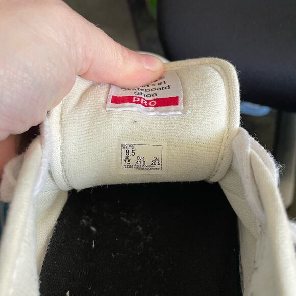 Vans Men's Marshmallow Chukka Low Pro Canvas & Suede Skater Sneakers - Size 8.5 - Picture 9 of 10